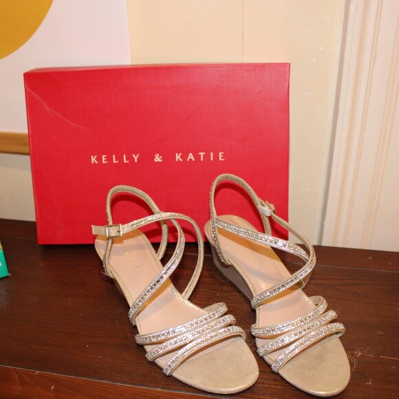 Kelly & Katie Sparkly Wedges! - Picture 2 of 3